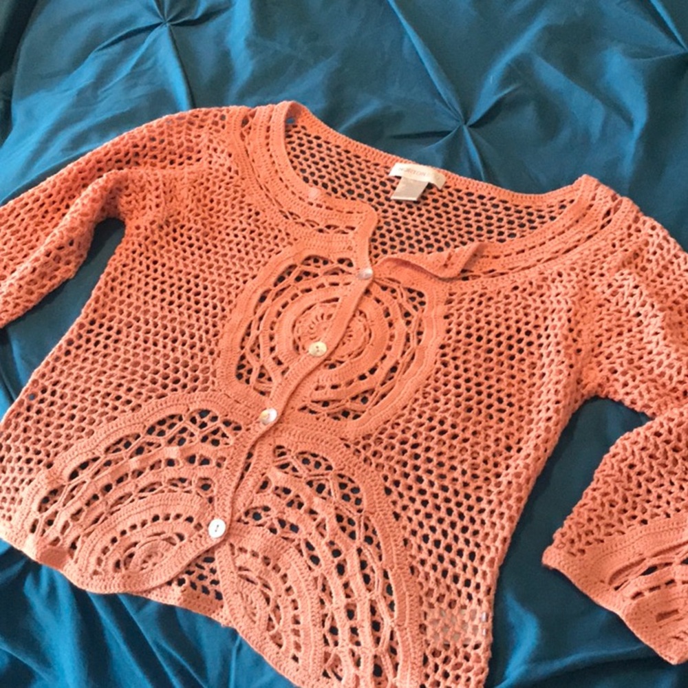 Shaped crochet cardigan S / M shell buttons Norton